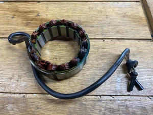 Bobine d'enroulements générateur monophasé moto carbonée Ducati 900SS 1995 (2 jaunes) - Photo 1/4