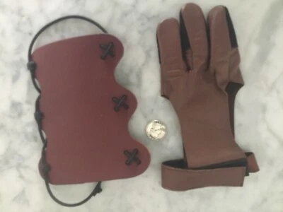 NOS ARCHERY NEW LEATHER ARM GUARD SHOOTING GLOVE ADULT M RARE USA BOW SHOOTING A - Image 1 of 4