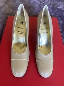 Bruno Magli - Beige -B -Size Aus 8 1/2 Made In BOLOGNA ITALY Designer Shoes . - Picture 1 of 8