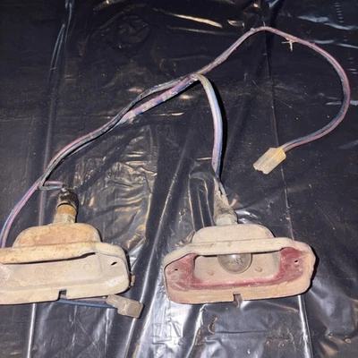 Juego de carcasa de lámpara de parque reproducción usada OEM modelos Pontiac Firebird 1967 Foto 1 de 4