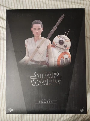 Hot Toys Star Wars The Force Awakens Rey and BB-8 MMS337 1/6 Scale - Image 1 of 4