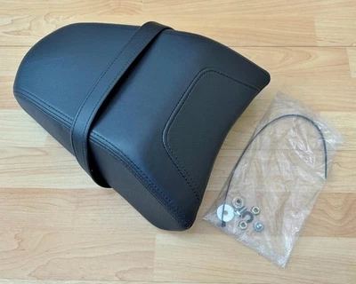 Almohadilla de asiento Harley Softail Fat Boy Lo Passenger Pillion 2007-17 FLSTF 51874-10A Foto 1 de 4