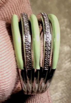 ANEL DE 5 FILEIRAS AFFINITY STERLING SS DIAMANTE E ESMALTE VERDE PÁLIDO, TAMANHO 8 (M4044-23) - Imagem 1 de 4