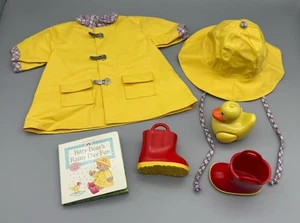 PLEASANT COMPANY American Girl BITTY BABY Bear Rainy Day Fun Set Puppe Outfit - Bild 1 von 15