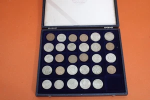 22/30-70, varie monete DDR in cofanetto blu per monete commemorative - Foto 1 di 12