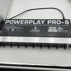 Amplificatore Behringer Powerplay Pro-8 senza attacco rack - Foto 1 di 13