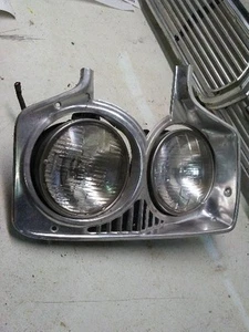 Faro de conductor con moldura para Plymouth Fury 1966 convertible - Imagen 1 de 12