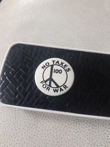 No Taxes for War CND Vintage Badge - Foto 1 di 3