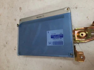 Módulo de control de vehículo híbrido Toyota Prius '01-'03 PN#89981-47063 - Imagen 1 de 2