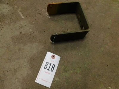 John Deere 2 cylinder tractor generator bracket Tag #818 - Image 1 of 2