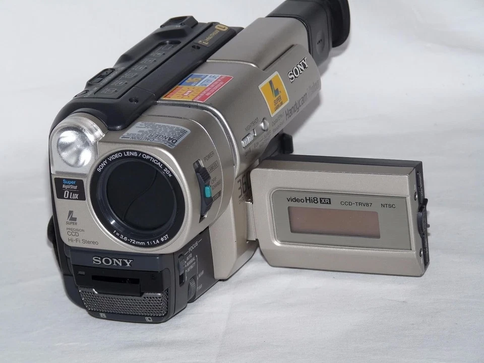 Sony NTSC Hi8 Handycam Camcorder - 20x Zoom - Video Transfer (CCD-TRV87) - Image 1 of 1