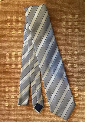 Corbata para hombre Zara azul plata 100 % seda Foto 1 de 2