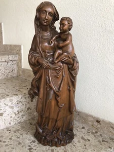 Alte Heiligenfigur, Madonna mit Kind  handgeschnitzte Holzfigur. - Bild 1 von 19