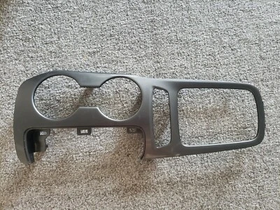 Chevrolet Cruze 2017 consola central palanca de cambios moldura envolvente gris Foto 1 de 4