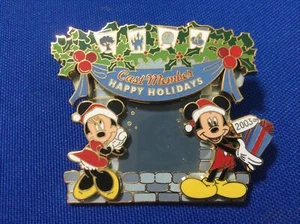 Disney Pin - Cast Member Happy Holidays 2003 - Mickey , Minnie & Goofy WDW - Picture 1 of 3