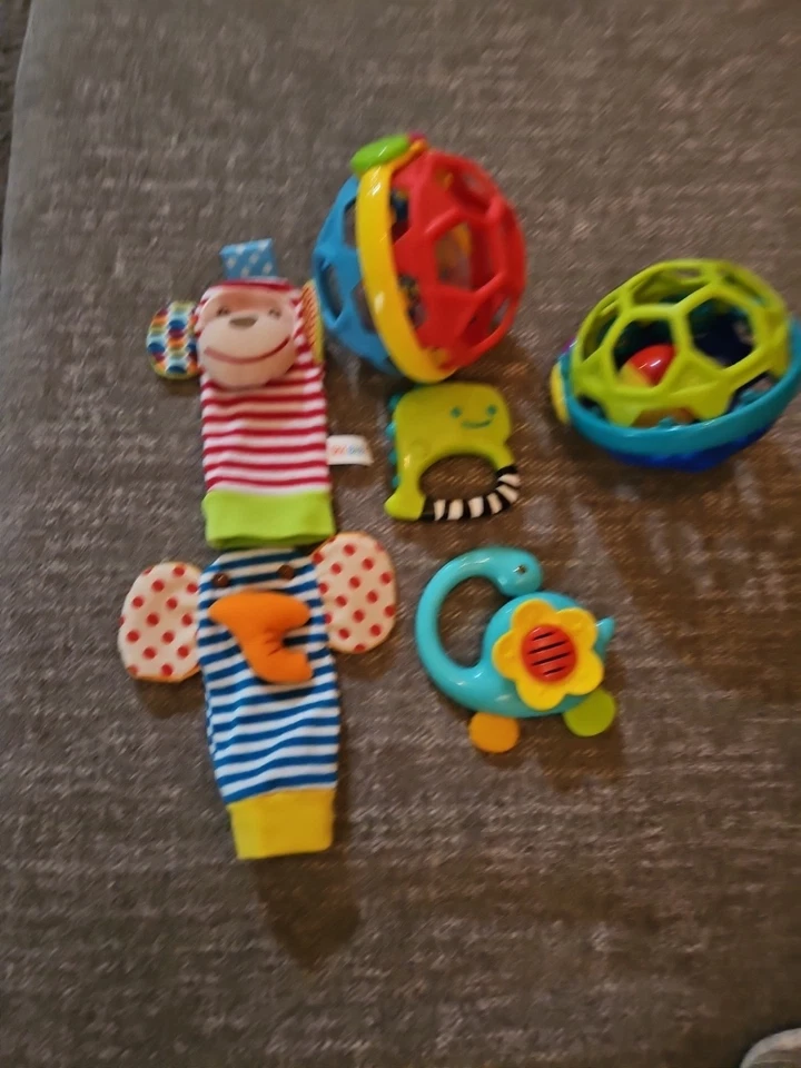 Mordedor de bebé Sonajeros Sensorial Sonido Actividad Juguetes Descarado Bebé Gund Arranques Brillantes Foto 1 de 1