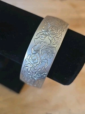 Pewter Cuff Braclet - Image 1 of 4