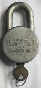 Candado Vintage American Series 10 con Llave Acero Endurecido, EE. UU., Funciona - Imagen 1 de 4