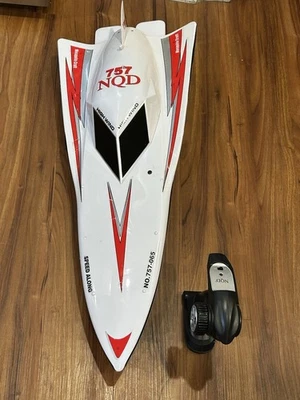VINTAGE NQD No.757-065 "Mosquito Craft" RADIO CONTROL 1:16 Speed Boat - Image 1 of 4
