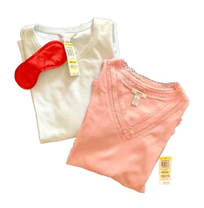 2 weiche PJ Schlaf Top Gr. M Alfani Charter Club rosa mit Spitze hellblau mit Augenmaske - Bild 1 von 12