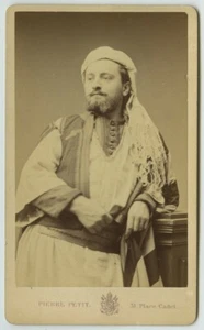 CDV circa 1870 Pierre Petit. Chanteur d'opéra comique dans "Le Calife de Bagdad" - Picture 1 of 2