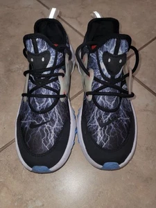Nike React Presto (GS) schwarz/blau/weiß BQ4002 008 US-Größe 7.Y Lightning - Bild 1 von 5