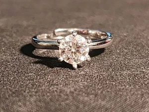 1ct VVS1 D Moissanite In An Adjustable 6-Claw Sterling Silver Solitaire Ring - Picture 1 of 5