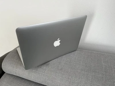 MacBook Air 2017 , 13 Zoll, 8GB, 128GB, silber, gebraucht in sehr gutem Zustand - Bild 1 von 4