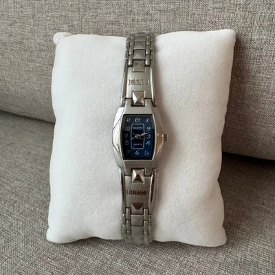 GUCCI Reloj Pulsera Cuarzo Acero Inoxidable Rectángulo Esfera Azul Resistente al Agua Foto 1 de 4
