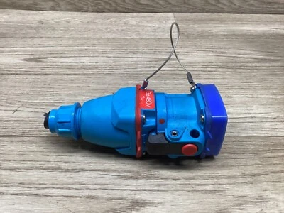 MARECHA MELTRIC DSN20 MALE PLUG 4 PIN 20A 480V W/ LOCKING COVER #01H28PR8 - Image 1 of 4