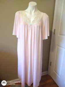 SHADOWLINE Ladies Large Knee Length Pink Nightgown Short Flutter Sleeves Lacey N - Picture 1 of 12