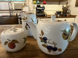 Teiera vintage ROYAL WORCESTER fine porcellana EVESHAM 4 tazze con coperchio zuccheriera - Foto 1 di 4