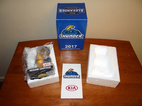 Trenton Thunder NY Yankees REGGIE JACKSON & Derby Bat Dog SGA Bobblehead - NIB Cover