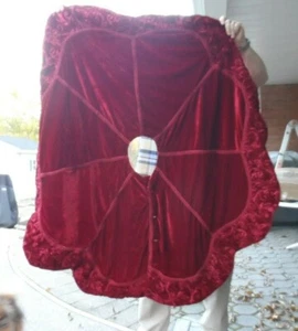 deep red tree skirt with piping, embroidery and beading accents - Picture 1 of 5