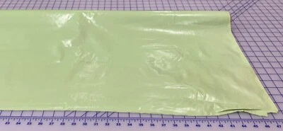 TELA DE ROPA DE ALGODÓN PULIDO VERDE CLARO 47" X 1 YARDA NUEVO REMANENTE DE EXTREMO DE PERNO Foto 1 de 3