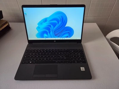 HP 250 G8 Notebook, ottimo stato, soddisfa pienamente i requisiti di Windows 11 - Immagine 1 di 3