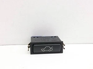 BMW 5 E39 2001 Switch Boot Tailgate Boot Lid 8365579 UST123194 - Picture 1 of 5