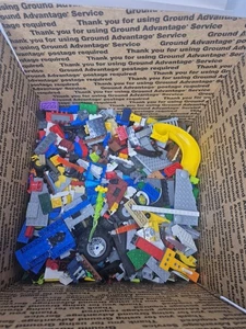 LOOSE LEGOS!! Lot of loose legos- 10 lbs of assorted lego pieces- - Picture 1 of 4