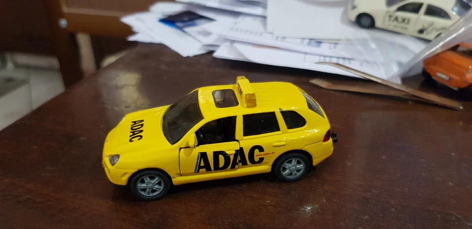 SIKU 1062 PORSCHE CAYENNE TURBO ADAC VERY GOOD - Immagine 1 di 4