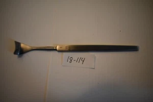 WM 18-114 DESMARRES LID RETRACTOR 5 1/2" SIZE 3 15MM - Picture 1 of 2
