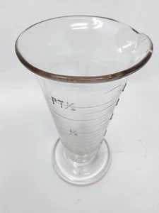 Glass Pharmacy Apothecary Beaker 8 Oz 1/2 Pt Cut Numbers w/ Spout - Picture 1 of 7