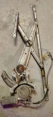 HONDA CRX 88-91 WINDOW REGULATOR PASSENGER SIDE POWER ELECTRIC WINDOW - image 1 of 2