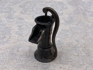 BLEISTIFT SPITZER AUS METALL 20 TES JHDT BLEISTIFTSPITZER MINIATUR - Afbeelding 1 van 15