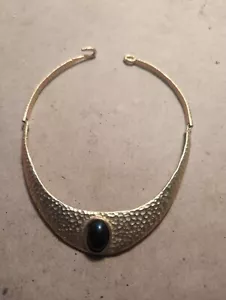 Collana bigiotteria costume astratto martellato tono oro donna vintage senza marchio - Foto 1 di 9