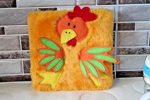 VINTAGE 2004 PINWHEEL PUBLISHING CUDDLY ROOSTER A SNUGGLE BOOK, FURRY BOOK - Imagen 1 de 3