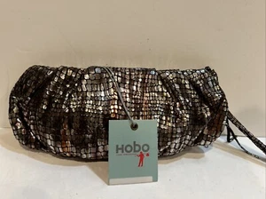NUEVO CON ETIQUETAS Hobo International April Cartera Bolso sin asas Mosaico Cuero Brillante Organizador - Imagen 1 de 5