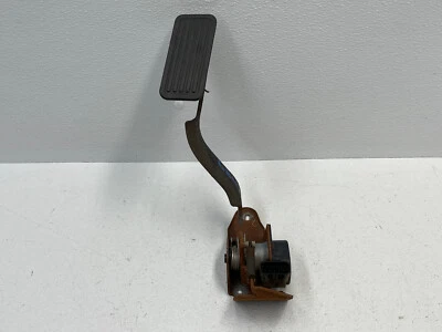 2003-2007 Hummer H2 Accelerator Gas Pedal Assembly Black 1489 OEM - Image 1 of 4