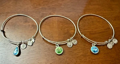 Lote de brazalete brazalete ALEX AND ANI lágrima, redondo, peridoto, aguamarina Foto 1 de 4