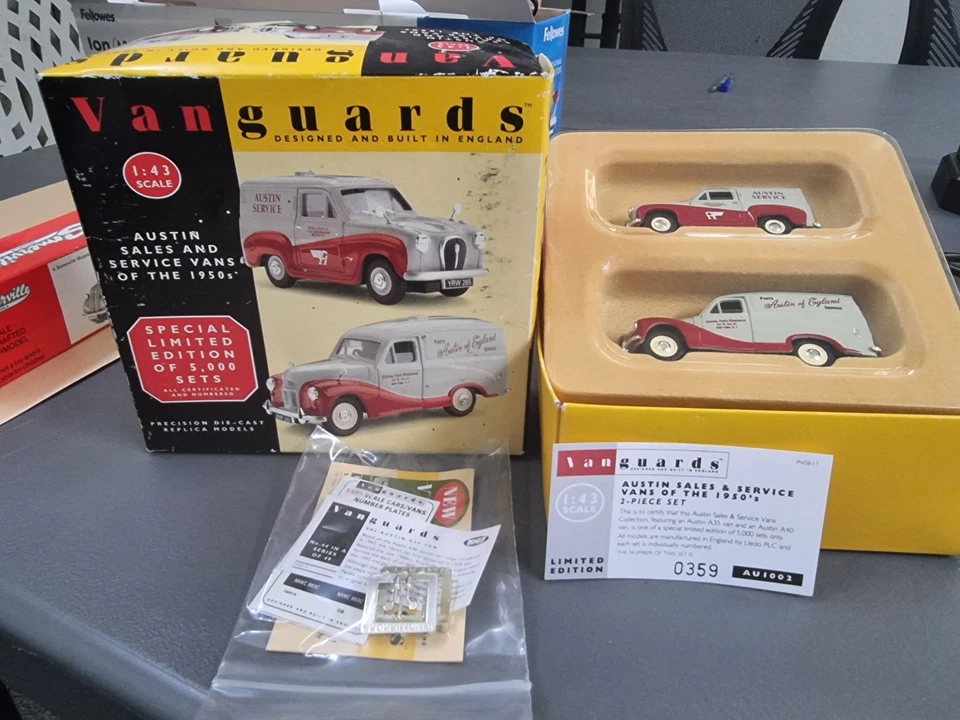 Vanguards AU1002 Austin A35 A40 Sales and Service Vans Of The 1950’s Box Set - Image 1 of 1