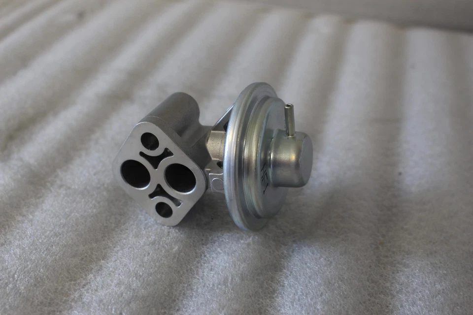 NUEVO OEM 1996-1999 MITSUBISHI 3000GT EGR VÁLVULA MD199283 Foto 1 de 1